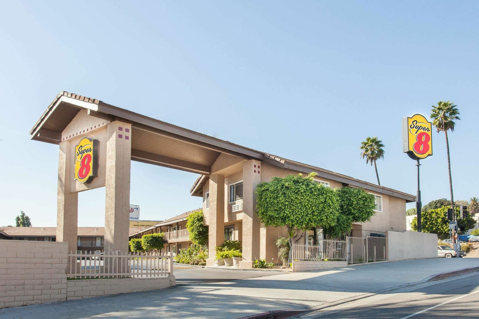 Super 8 By Wyndham Los Angeles/Alhambra