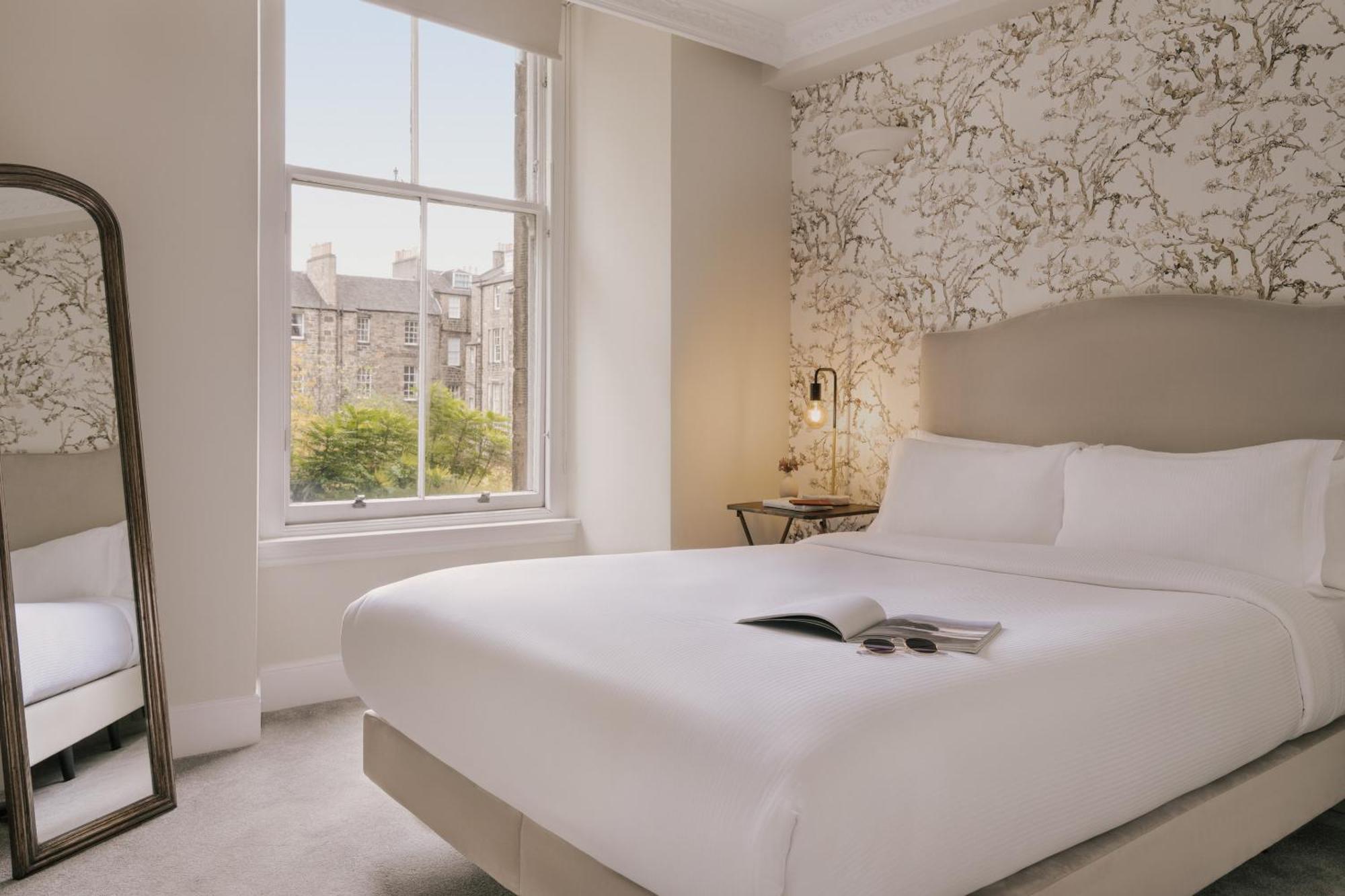 Thistle Suites Royal Garden