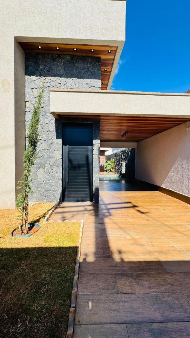 Casa Pinheiro Villa - Goiania