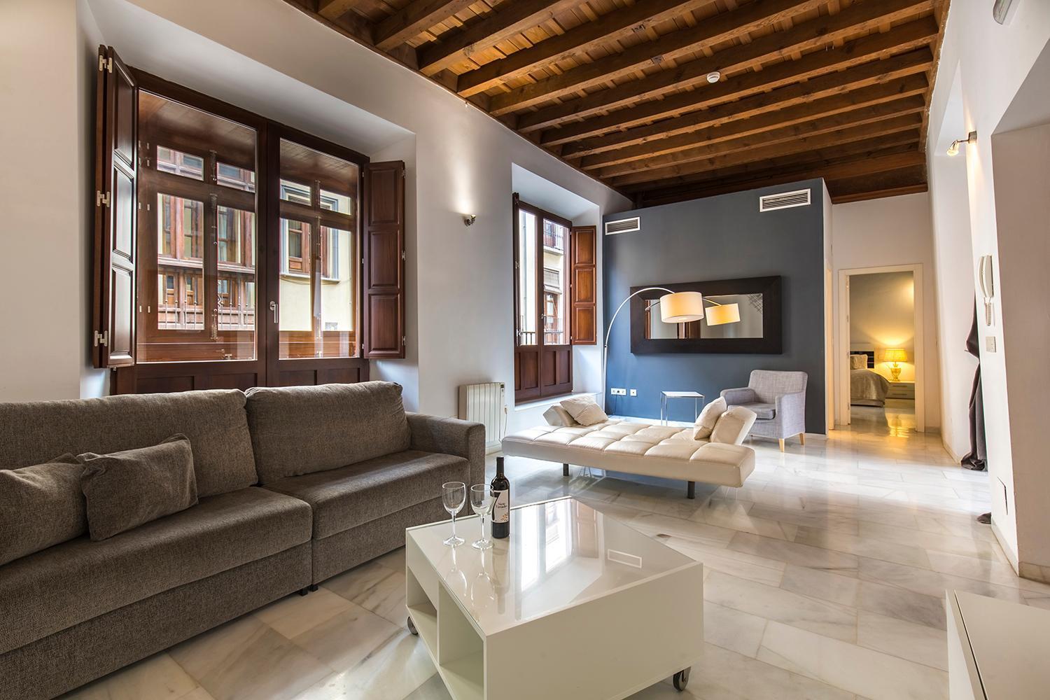 Tuguest Elvira Suites