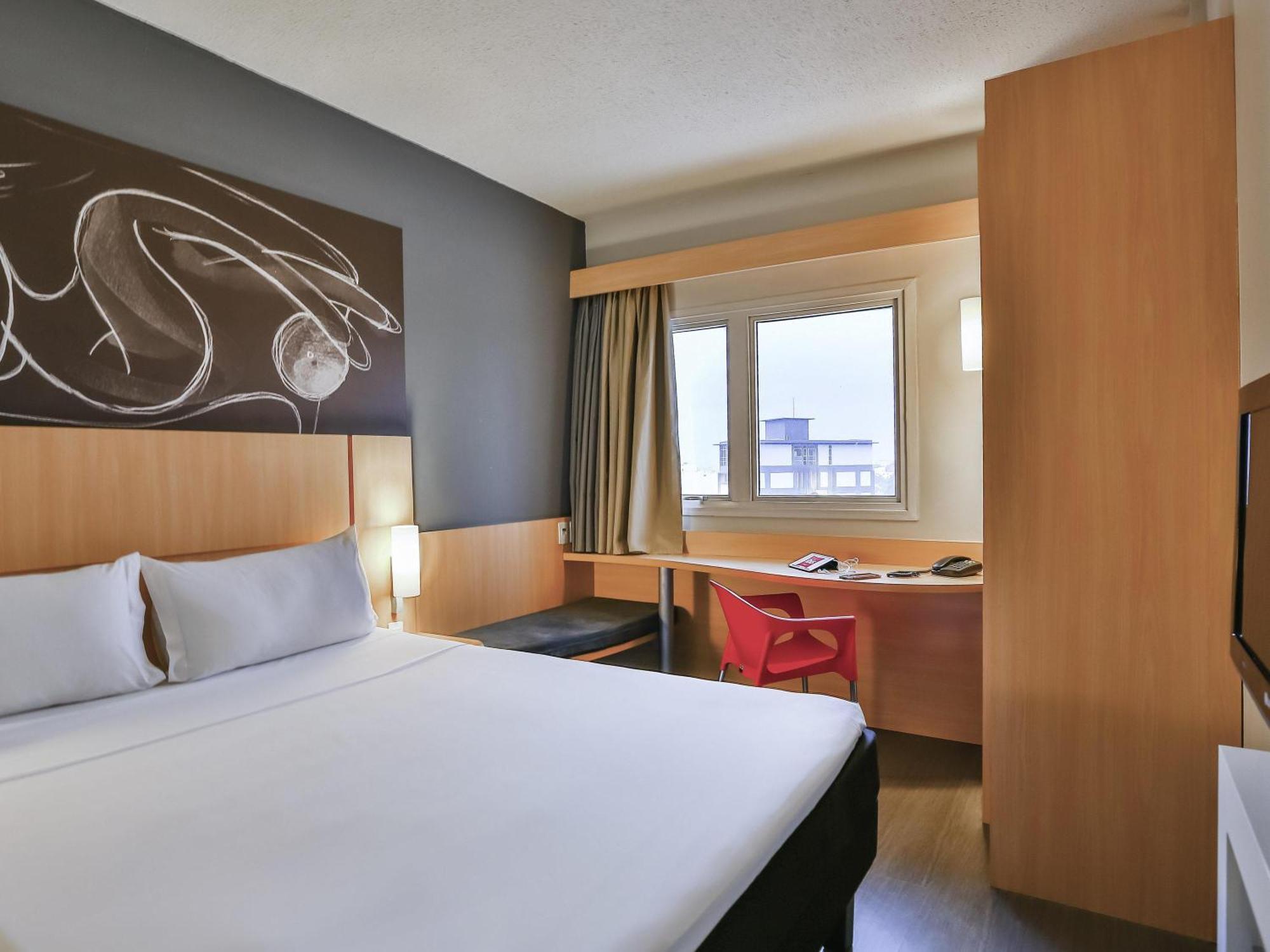Ibis Goiania