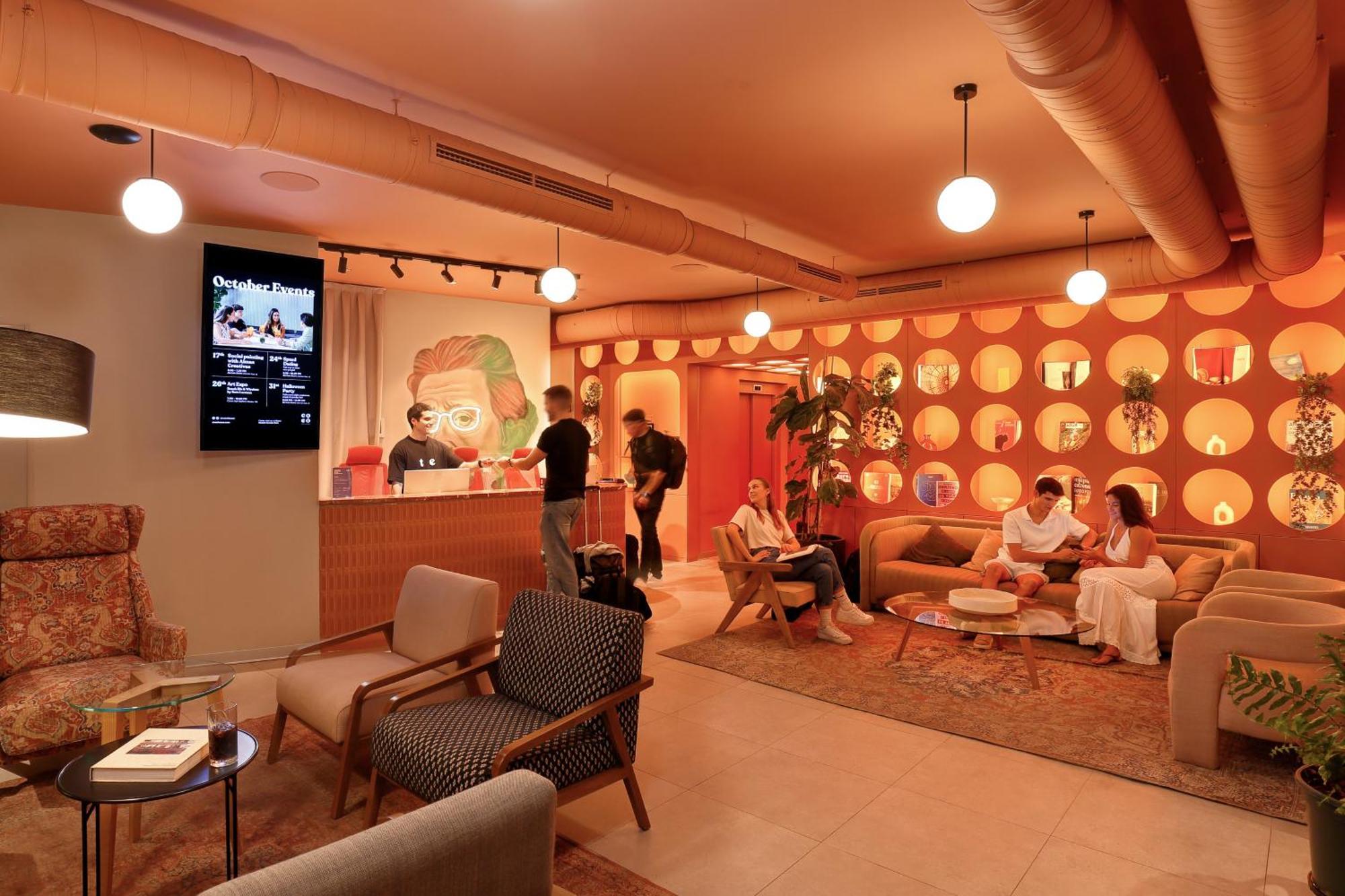 Coeo Hernan Ruiz Rooftop Pool Hostel - Malaga