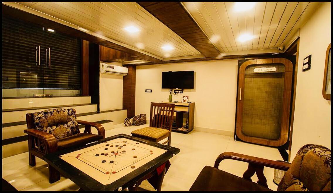 Qubestay Airport Capsule Hotel & Hostel