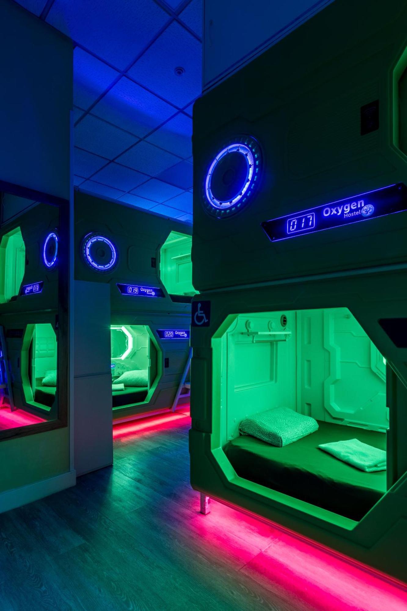 Oxygen Hostel Capsula