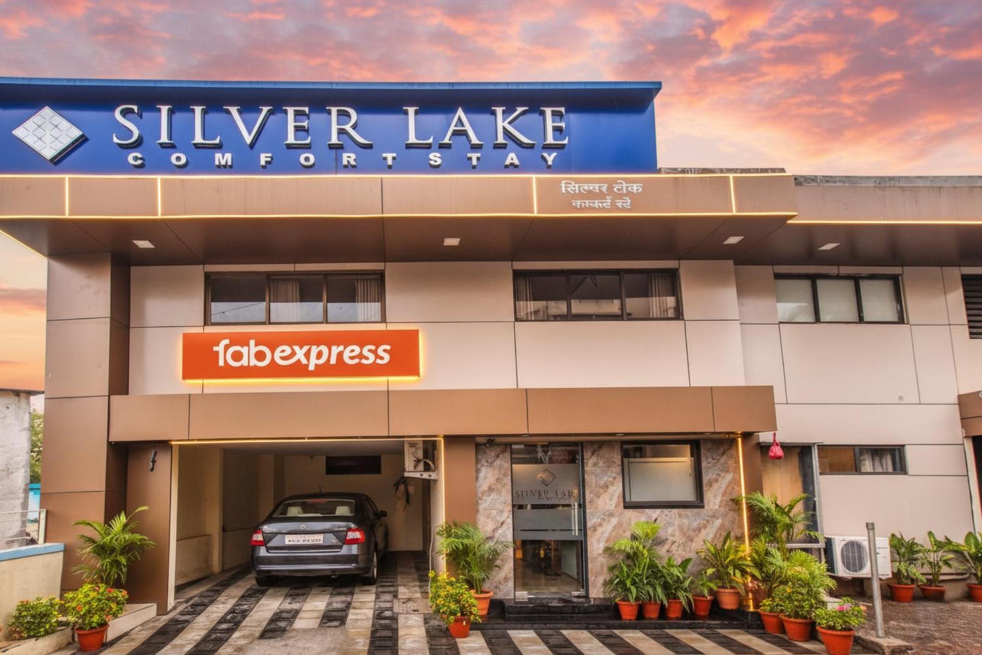 Fabhotel Silver Lake