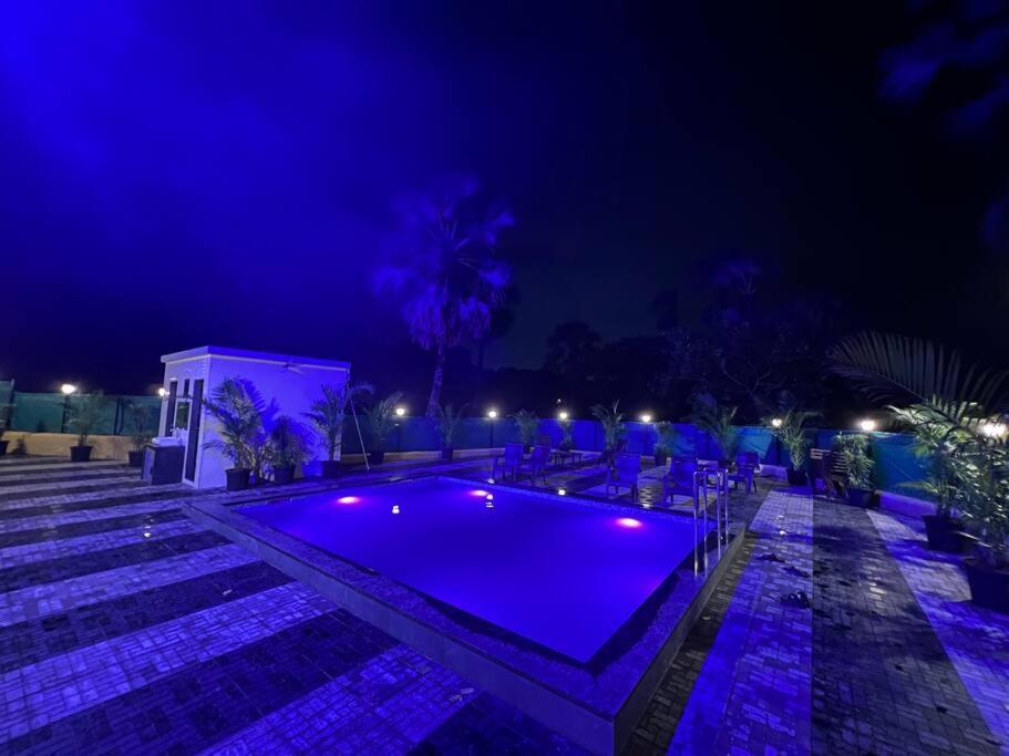 Stayhaven Aqua With Pvt Theatre & Pool - Mumbai