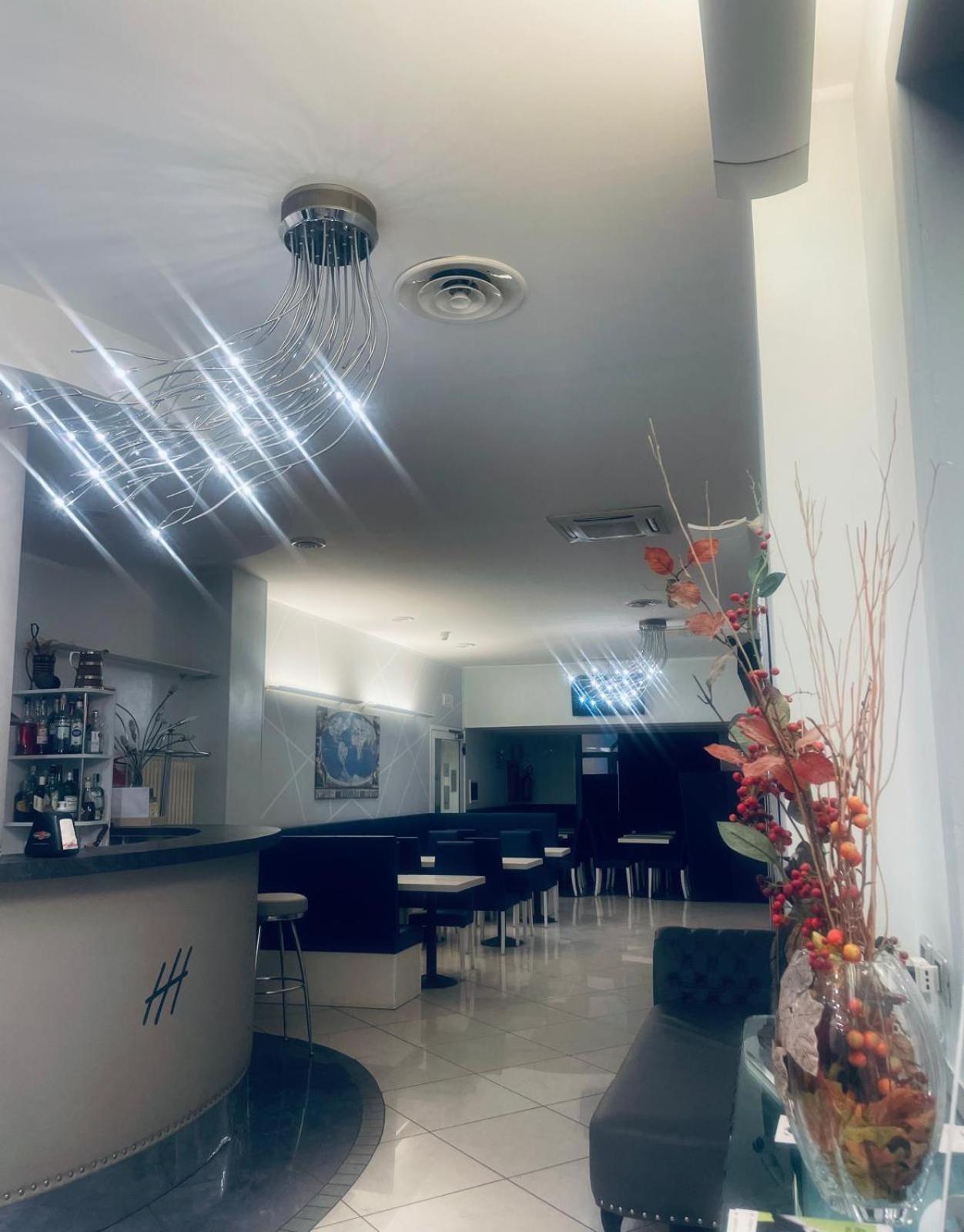Hotel Holiday- Alla Finestrella