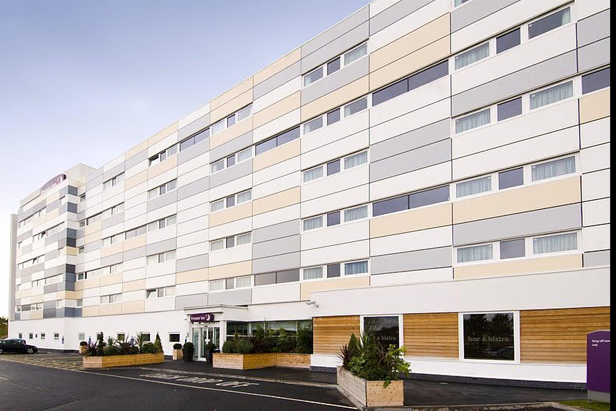 Premier Inn Manchester Airport Runger Lane South