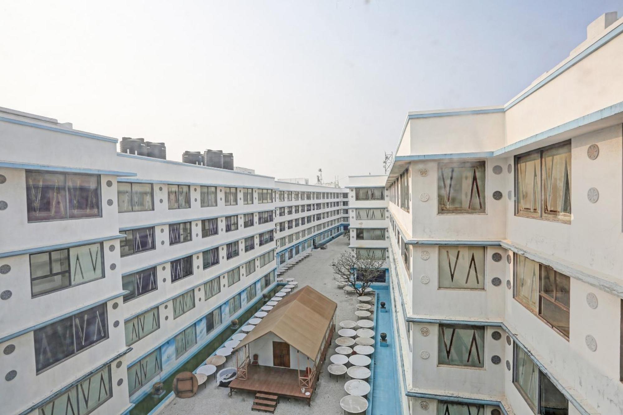 Townhouse Royal Palms Hotel - Mumbai
