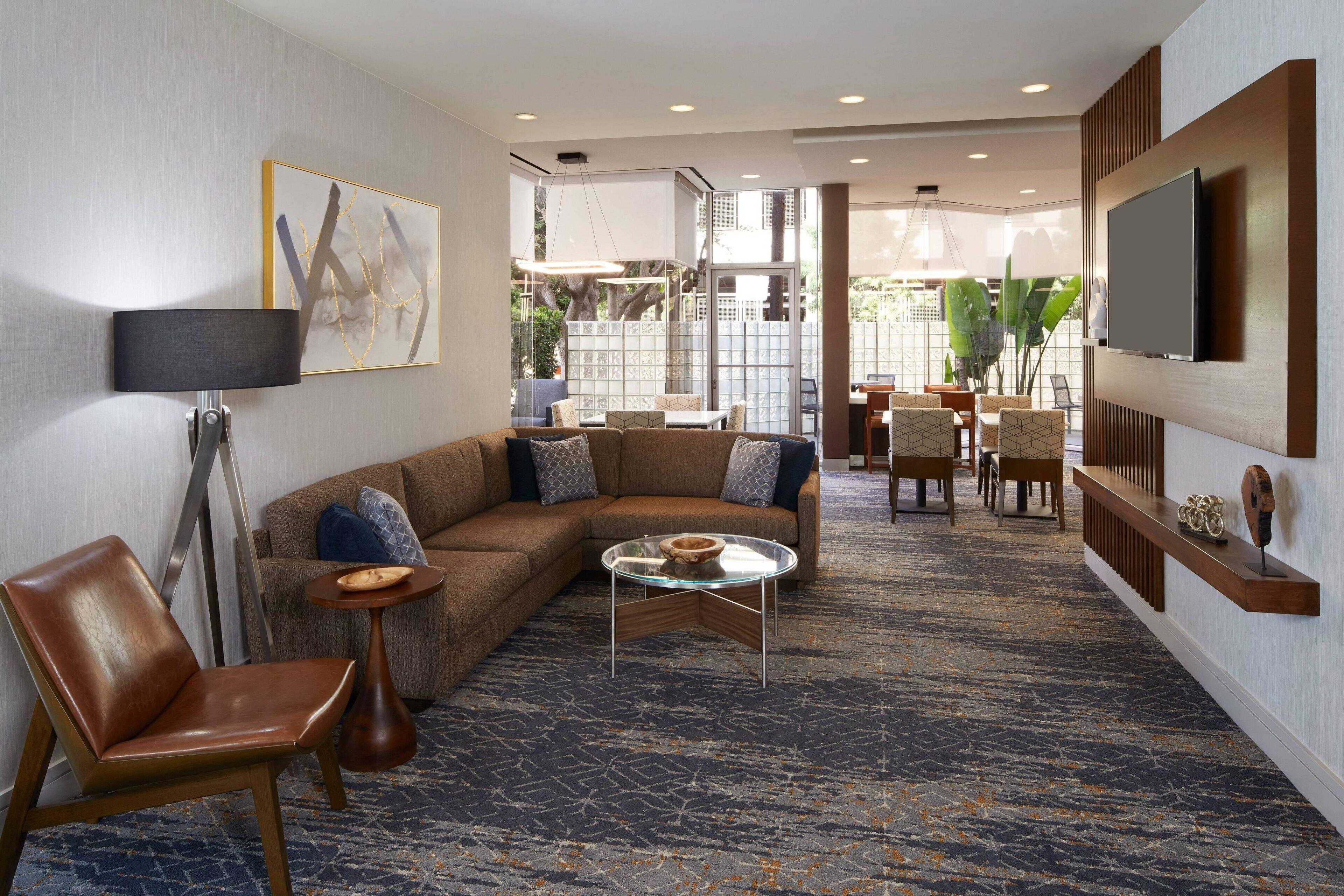 Courtyard By Marriott Los Angeles Lax / Century Boulevard