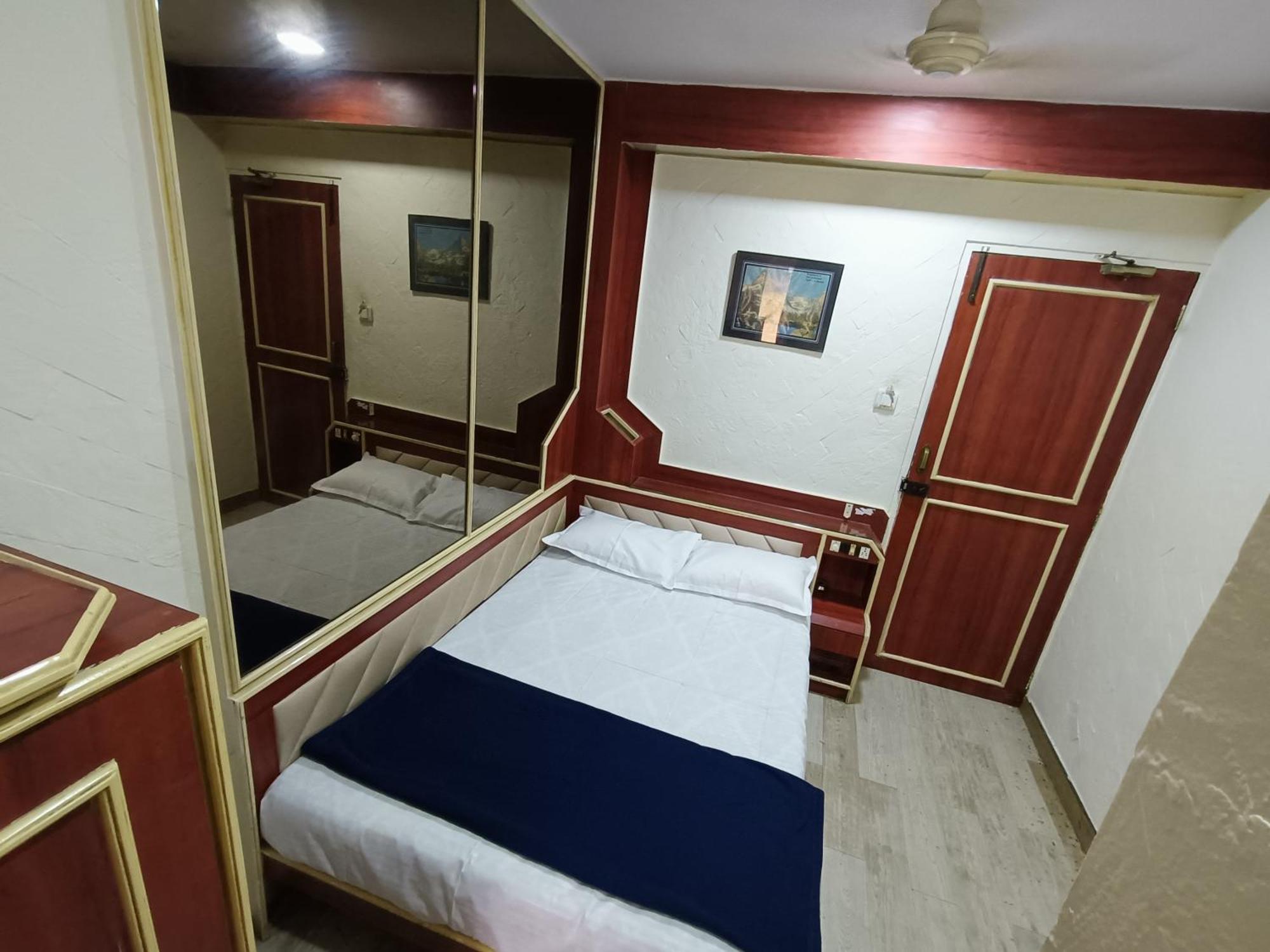 Hotel Platinum Residency Colaba - Mumbai