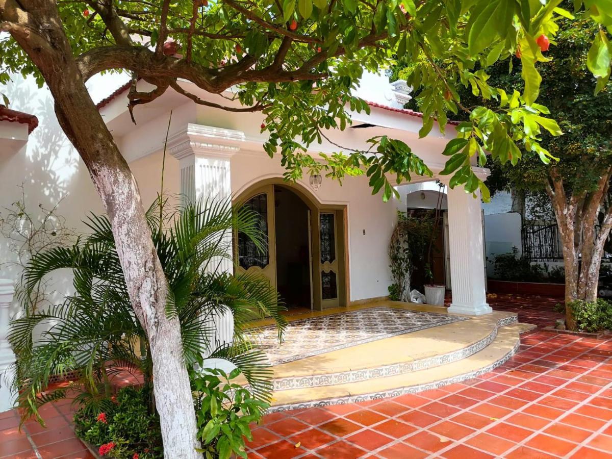 Casa Bahia Colonial - Cartagena Bed & Breakfast